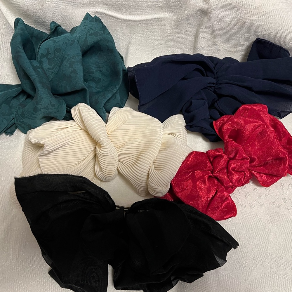 Hair accessories clips barrettes and elastic lot of five different colors